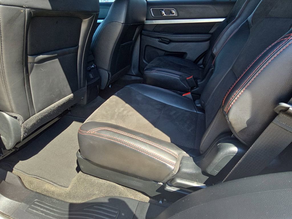 Used 2018 Ford Explorer XLT w/ Equipment Group 202A image 15