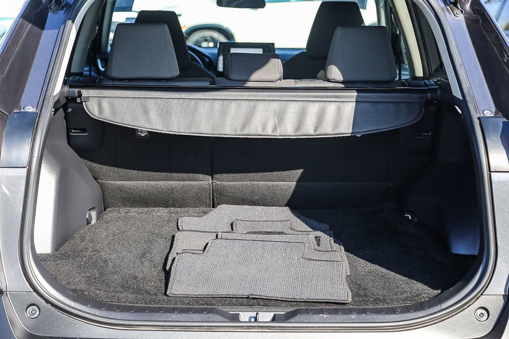 Used 2021 Toyota RAV4 XLE image 28