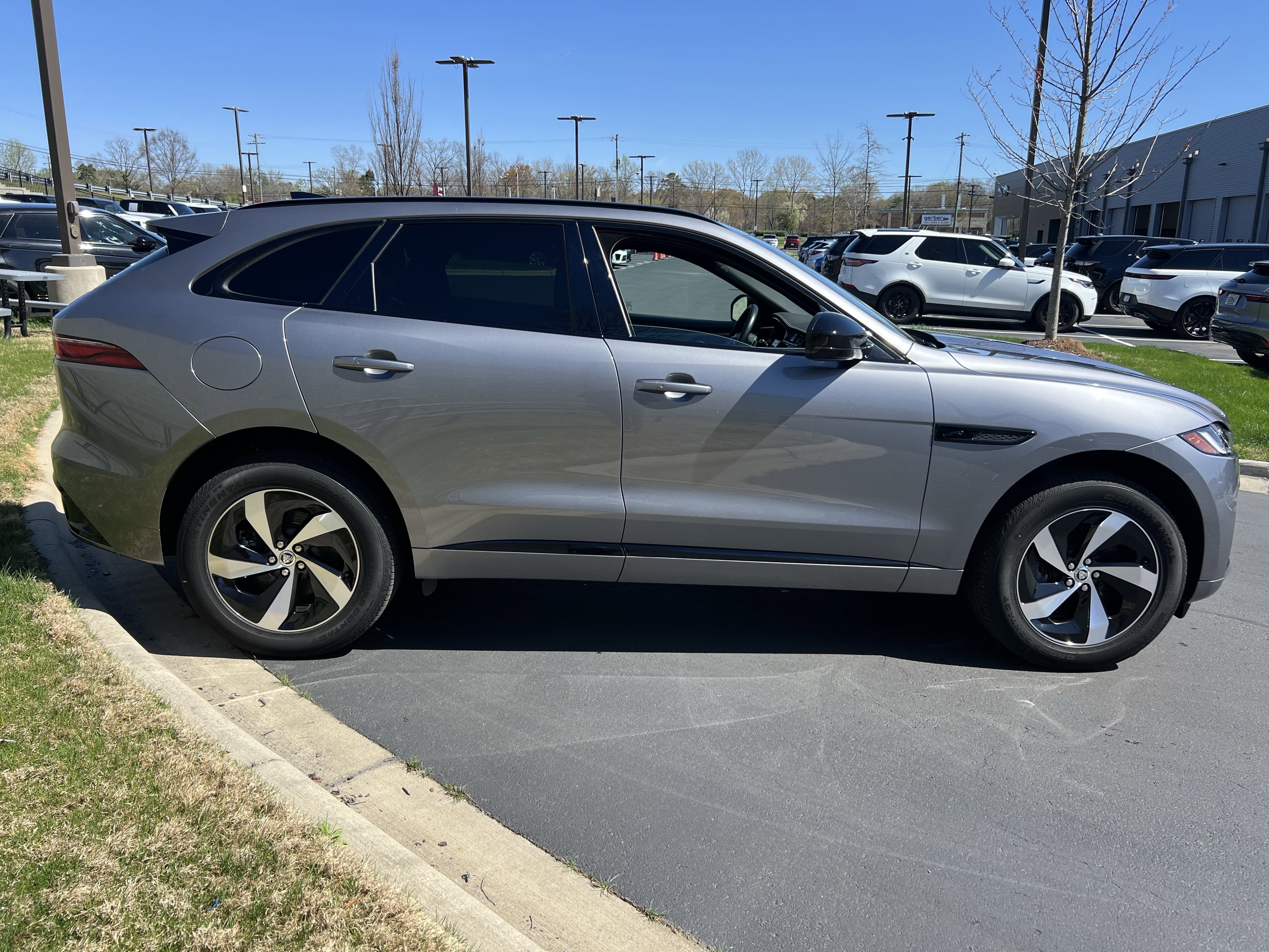 Certified 2025 Jaguar F-PACE R-Dynamic S image 8