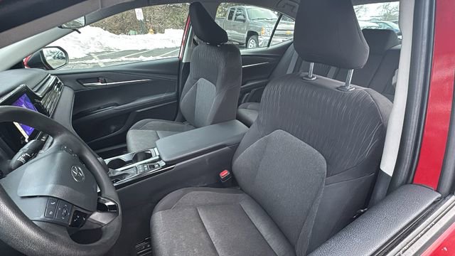 Used 2025 Toyota Camry LE image 29