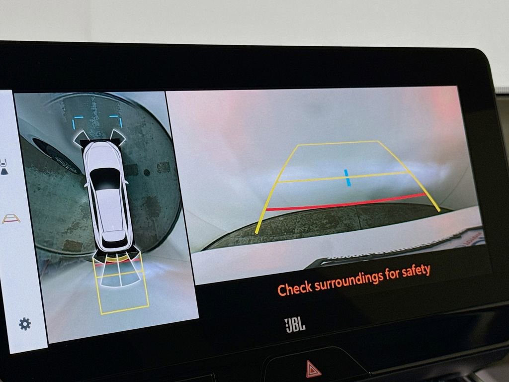 Used 2024 Toyota Venza Limited image 30