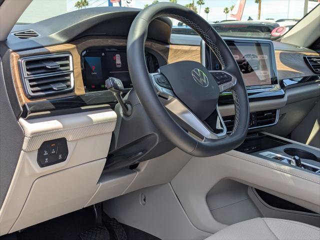 Certified 2025 Volkswagen Atlas SE FWD image 12