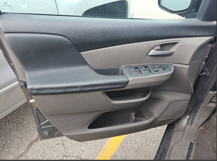 Used 2012 Honda Odyssey EX image 10