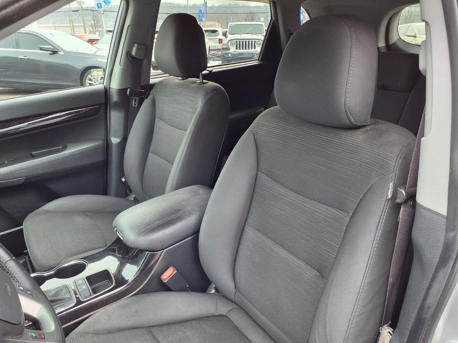 Used 2015 Kia Sorento LX image 12