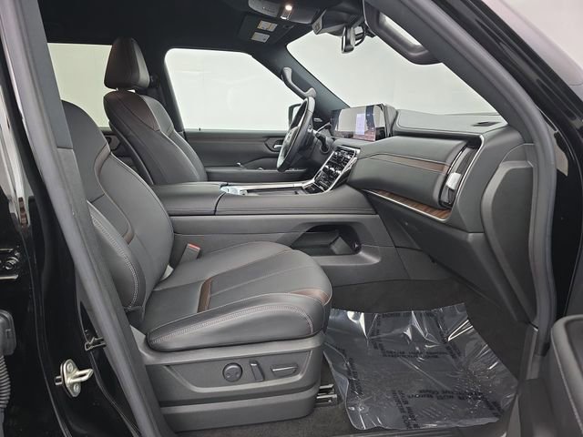 Used 2025 Nissan Armada SL image 44