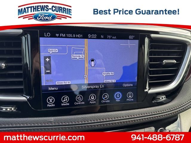 Used 2017 Chrysler Pacifica Limited image 19