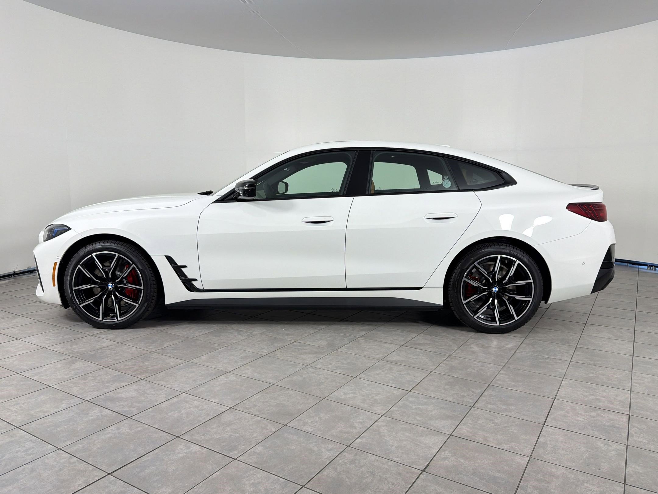 New 2026 BMW i4 eDrive40 RWD image 2