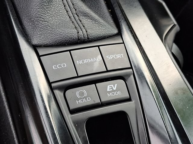 Used 2025 Toyota Camry SE FWD image 25