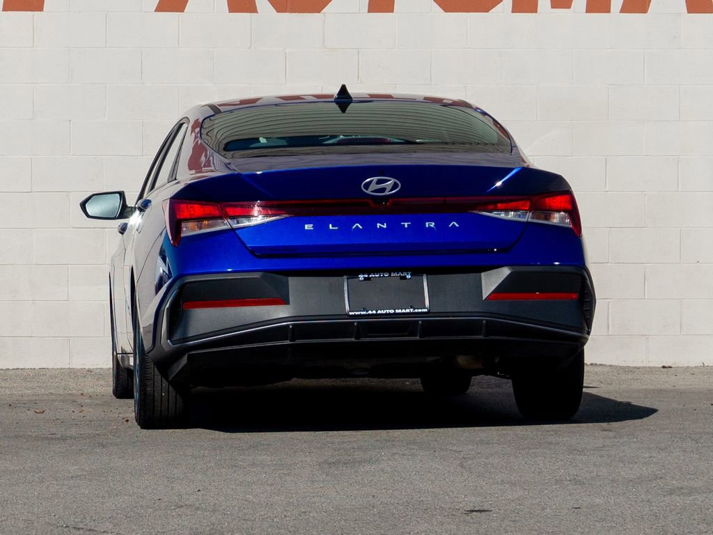 Used 2024 Hyundai Elantra SEL image 6