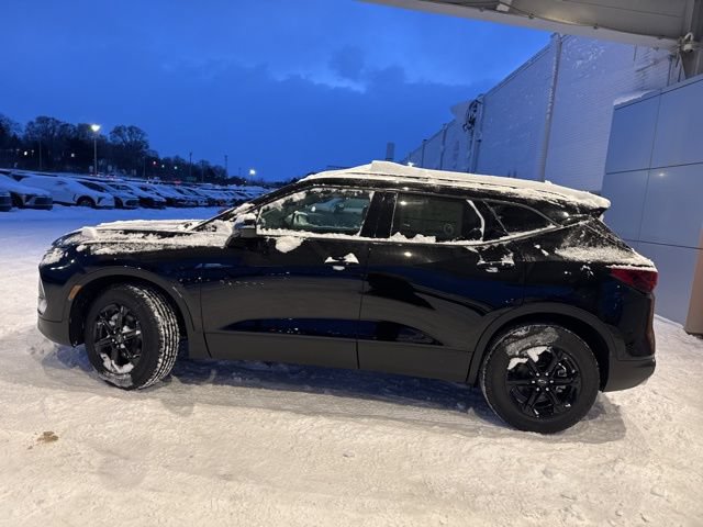 New 2026 Chevrolet Blazer LT w/ Midnight/Sport Edition AWD/4WD image 9