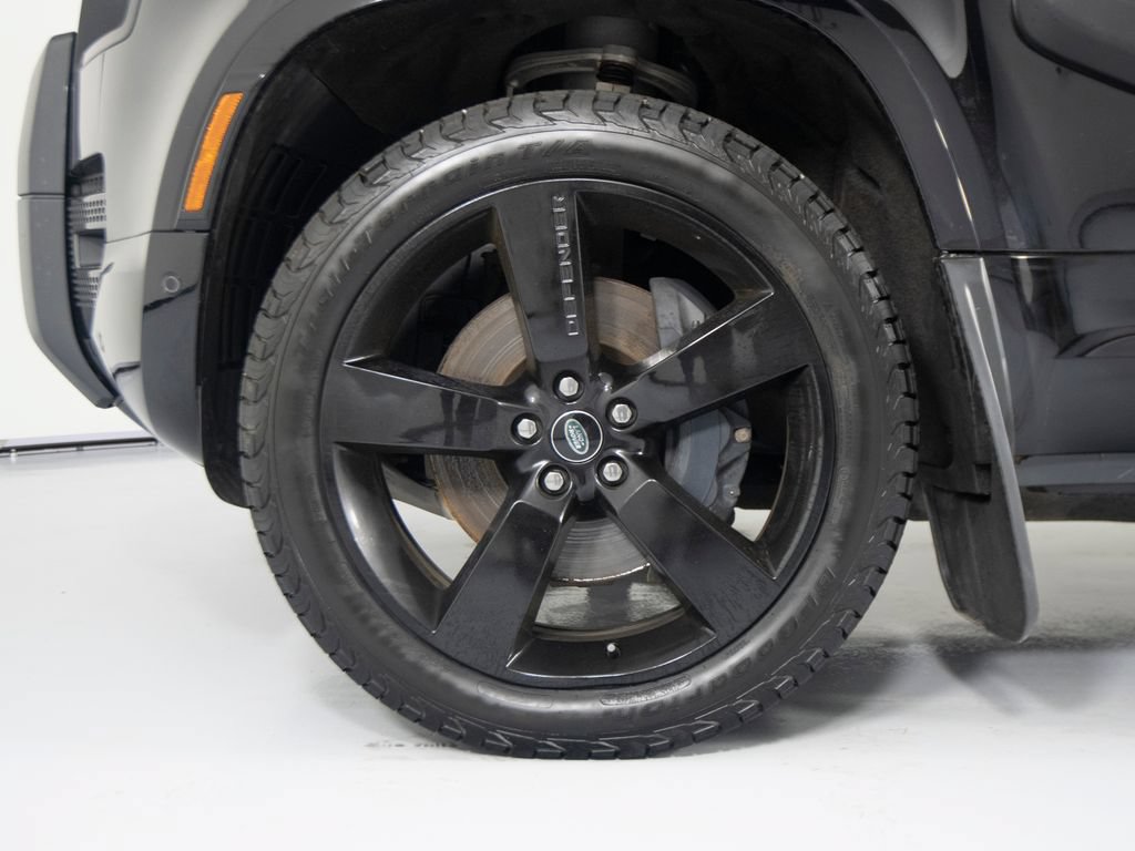 Used 2024 Land Rover Defender 90 X-Dynamic SE AWD/4WD image 9