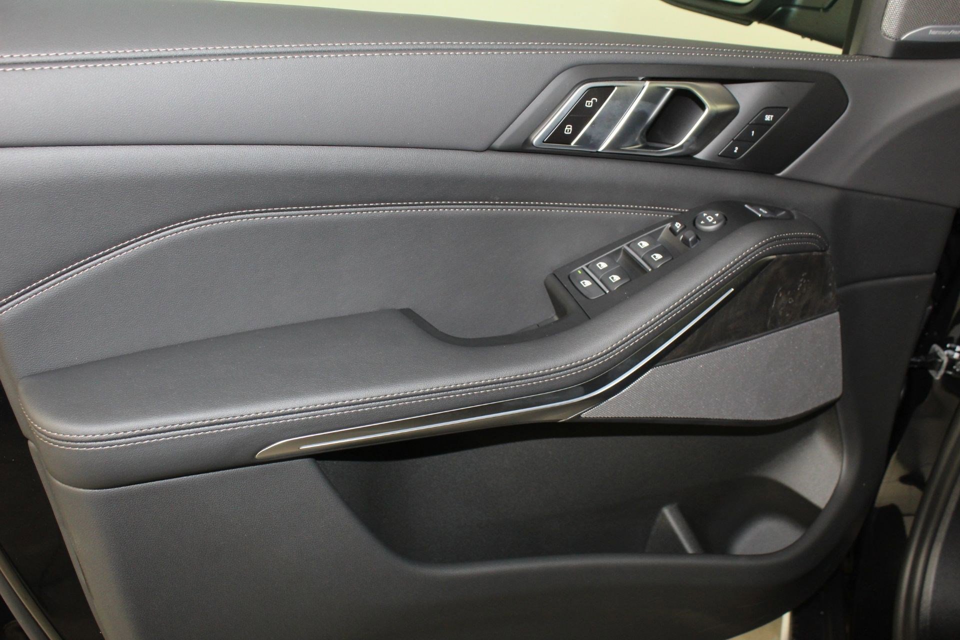 New 2026 BMW X5 xDrive40i w/ Premium Package AWD/4WD image 12