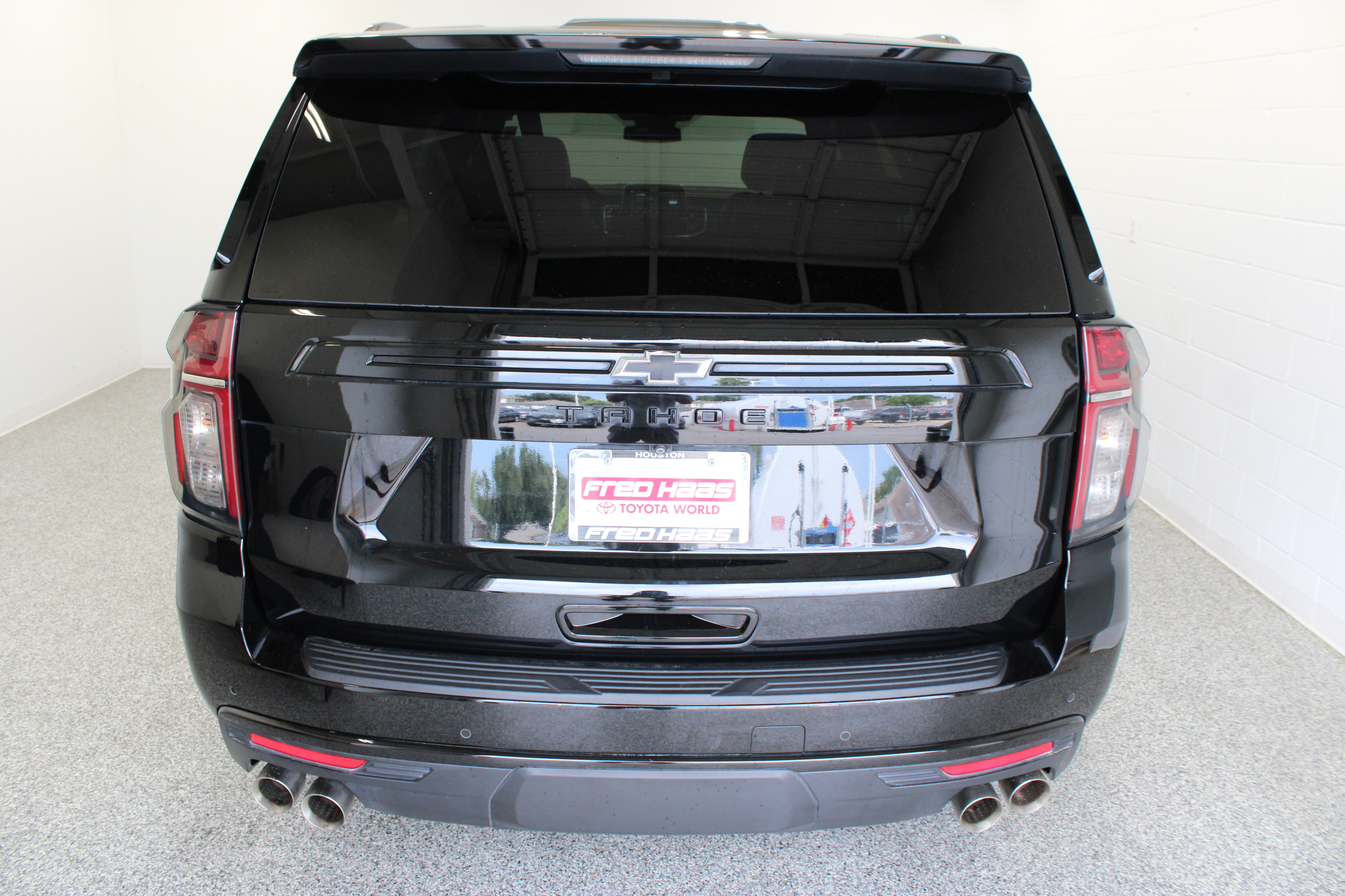 Used 2023 Chevrolet Tahoe Z71 w/ Z71 Off-Road Package AWD/4WD image 8