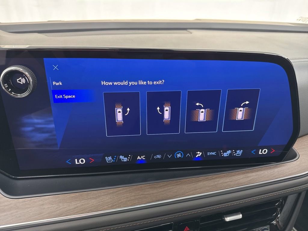 New 2025 Chevrolet Suburban High Country image 38