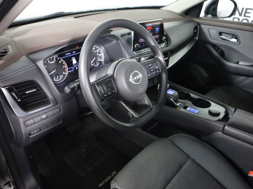 Used 2022 Nissan Rogue SV AWD/4WD image 9