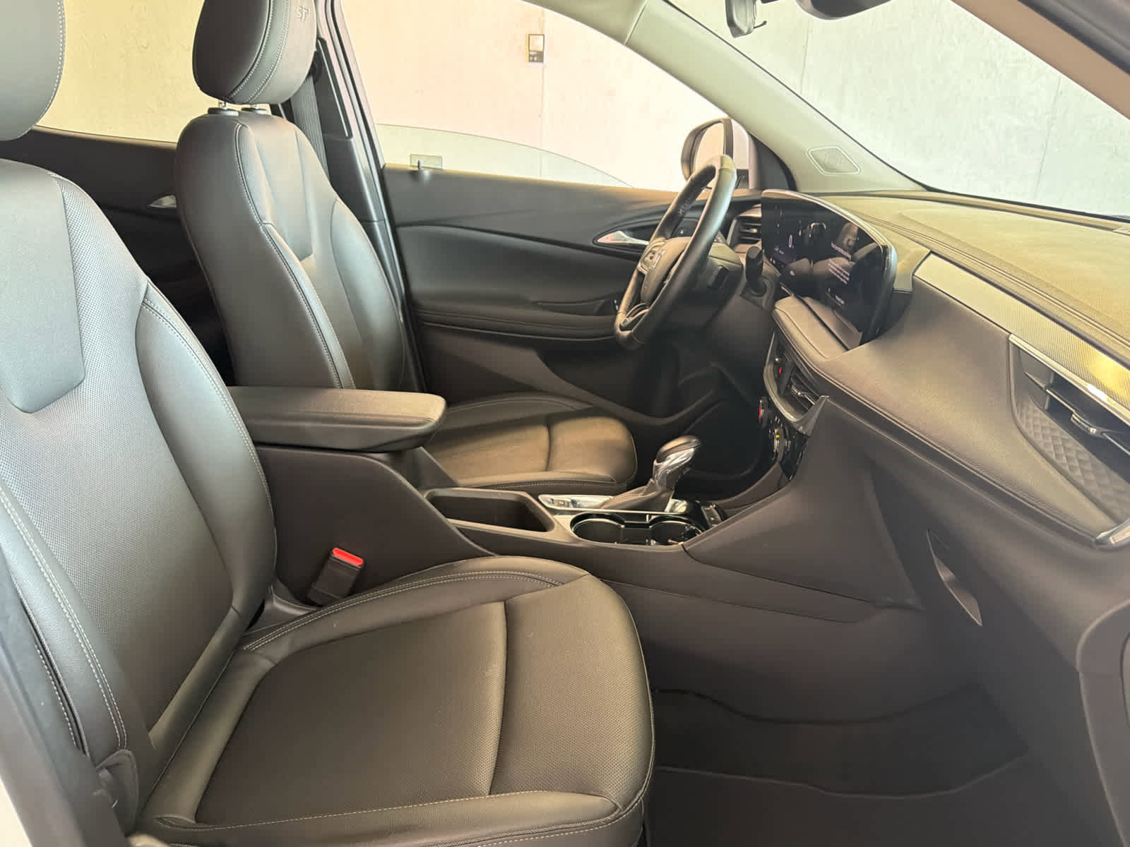 Used 2024 Buick Encore GX Sport Touring w/ Comfort Package image 25