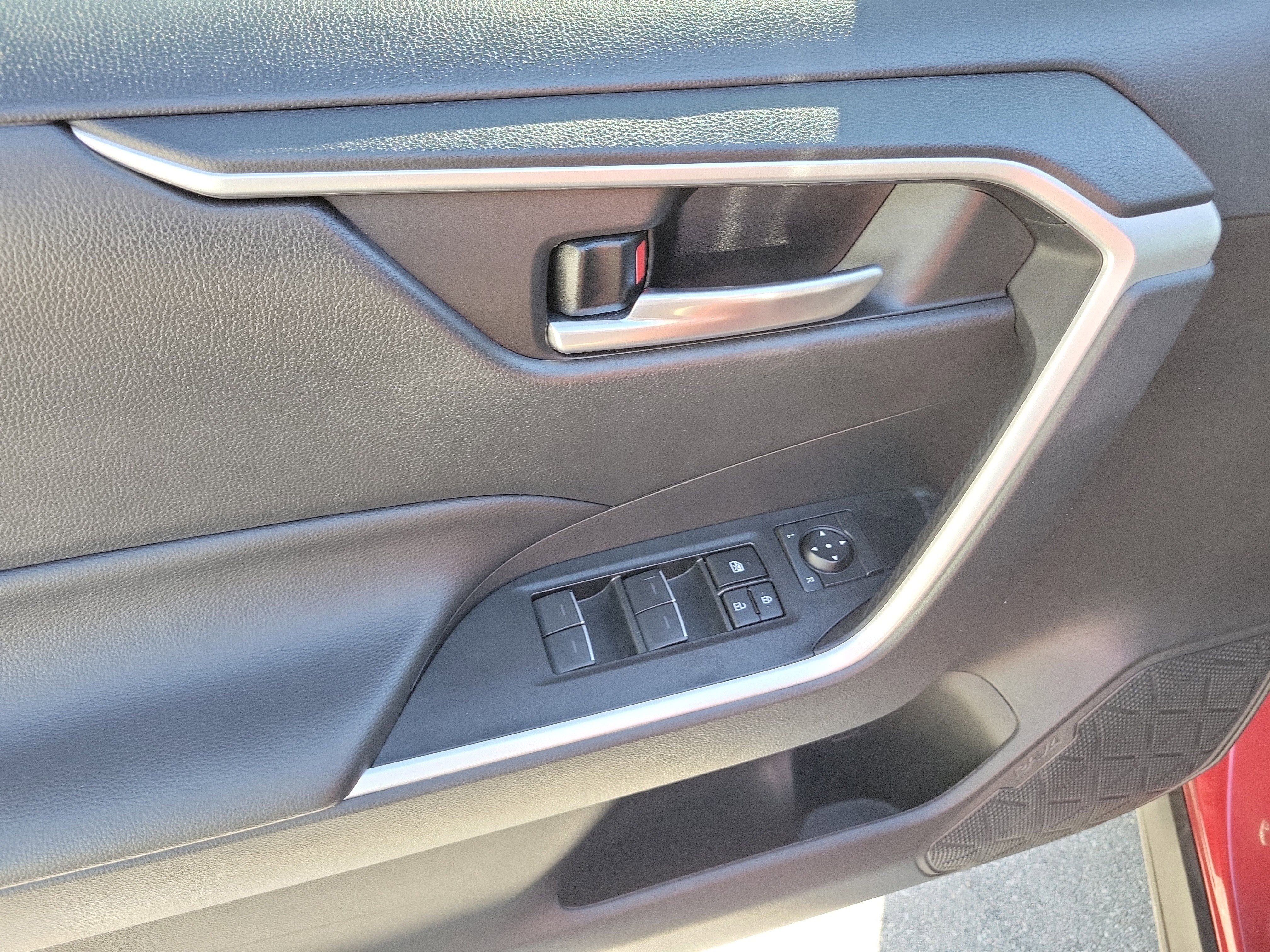 Used 2024 Toyota RAV4 XLE image 18