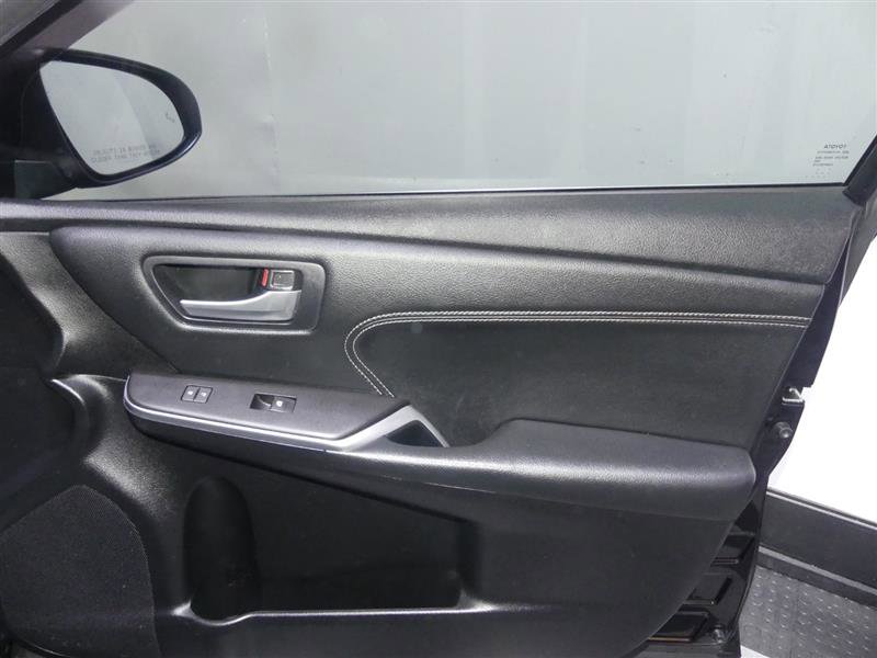 Used 2016 Toyota Camry XLE FWD image 19
