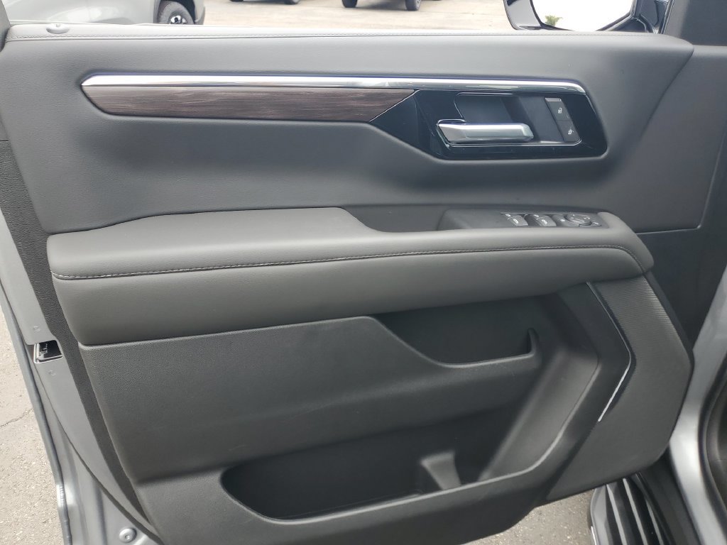Used 2026 Chevrolet Tahoe LS RWD image 22