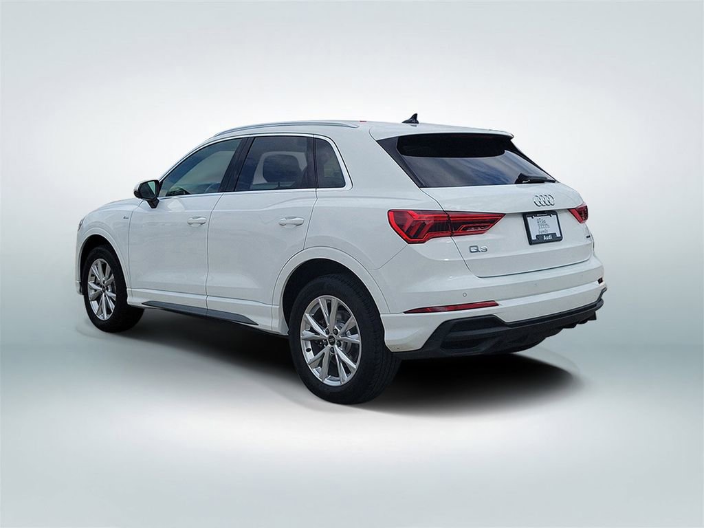 Used 2025 Audi Q3 2.0T Premium image 4