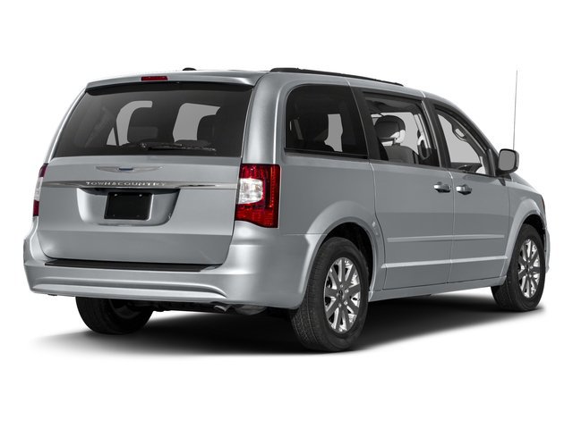 Used 2016 Chrysler Town & Country Touring image 5