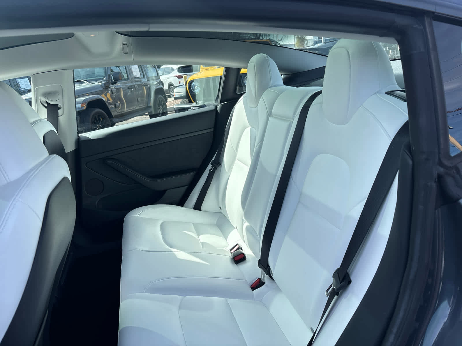 Used 2023 Tesla Model 3 Standard Range image 9