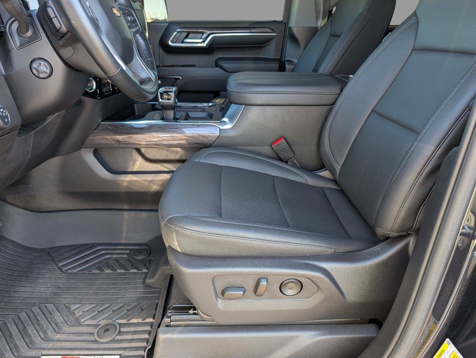 Certified 2024 Chevrolet Silverado 1500 LTZ AWD/4WD image 14