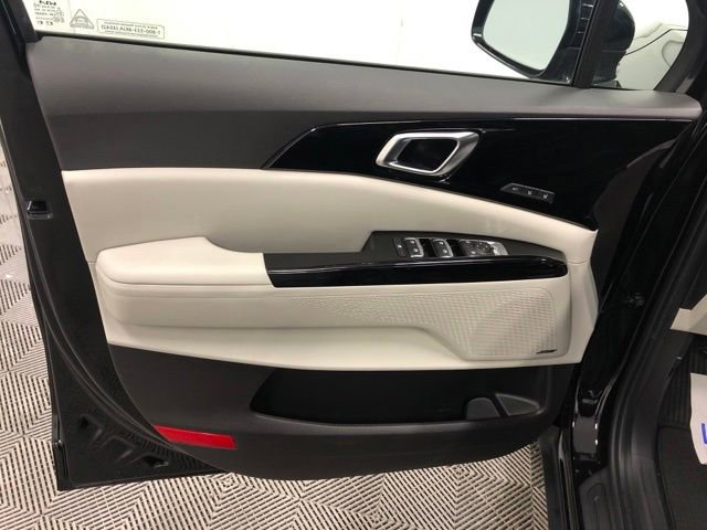 Used 2024 Kia Carnival SX Prestige FWD image 12