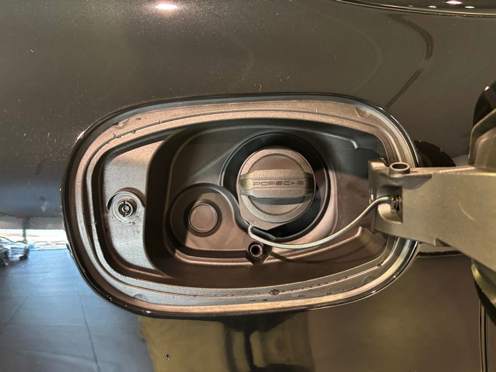 Certified 2026 Porsche Cayenne Coupe image 42