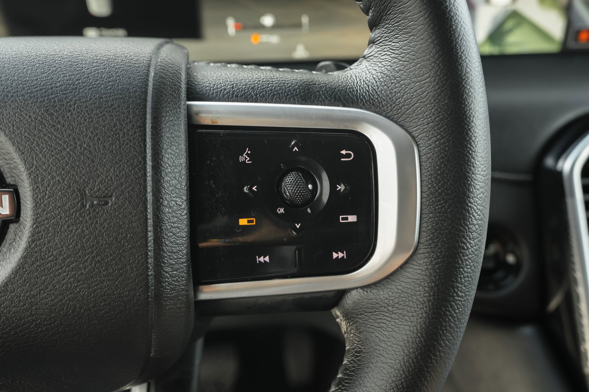 Used 2025 Nissan Armada Platinum image 19