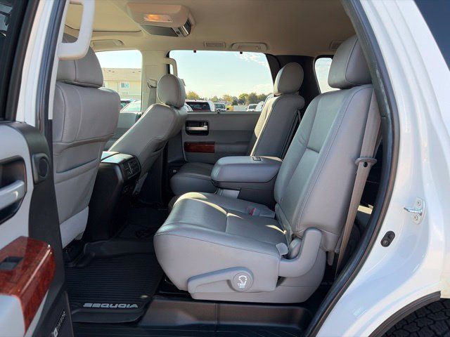 Used 2021 Toyota Sequoia Platinum AWD/4WD image 41