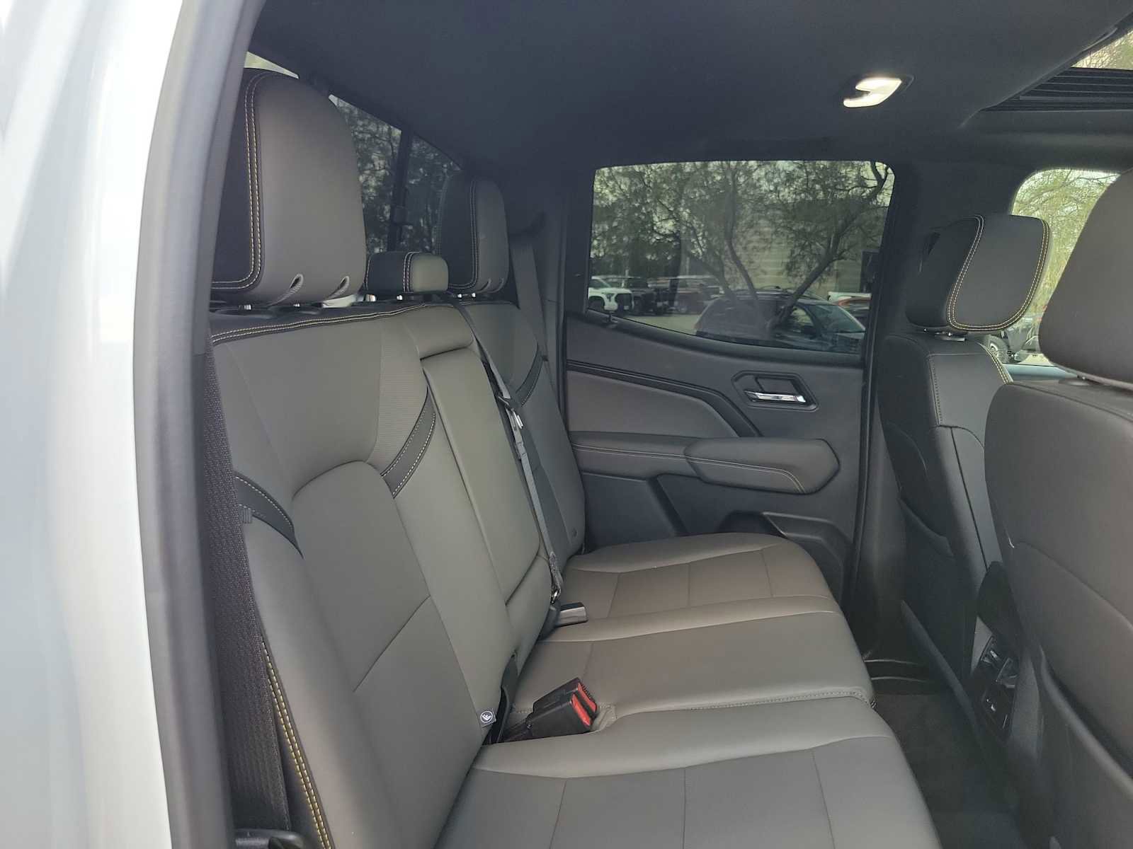 Used 2023 Chevrolet Colorado ZR2 w/ ZR2 Convenience Package III image 13