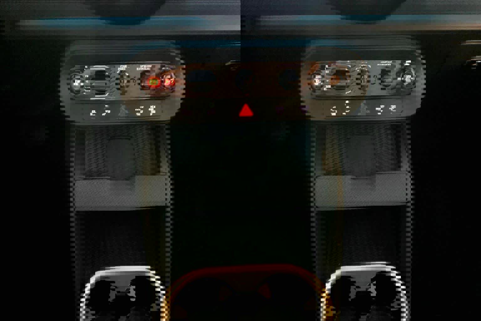 Used 2025 MINI Cooper Countryman SE w/ Comfort Package Max image 34