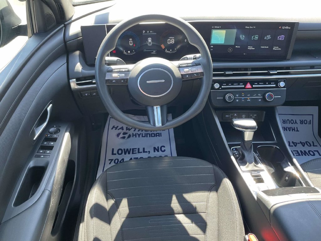 Certified 2025 Hyundai Santa Cruz SE FWD image 11
