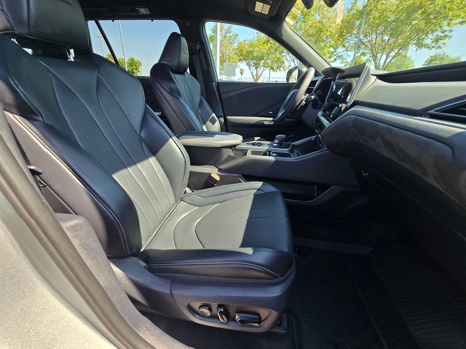 New 2026 Lexus TX 500h AWD image 10