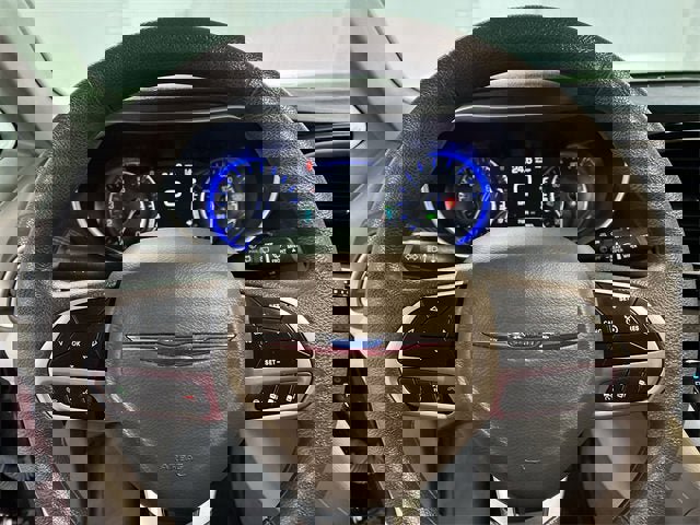 Used 2021 Chrysler Pacifica Touring image 11