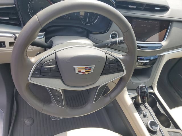 Certified 2024 Cadillac XT5 Premium Luxury w/ LPO, Floor Liner Package AWD/4WD image 14