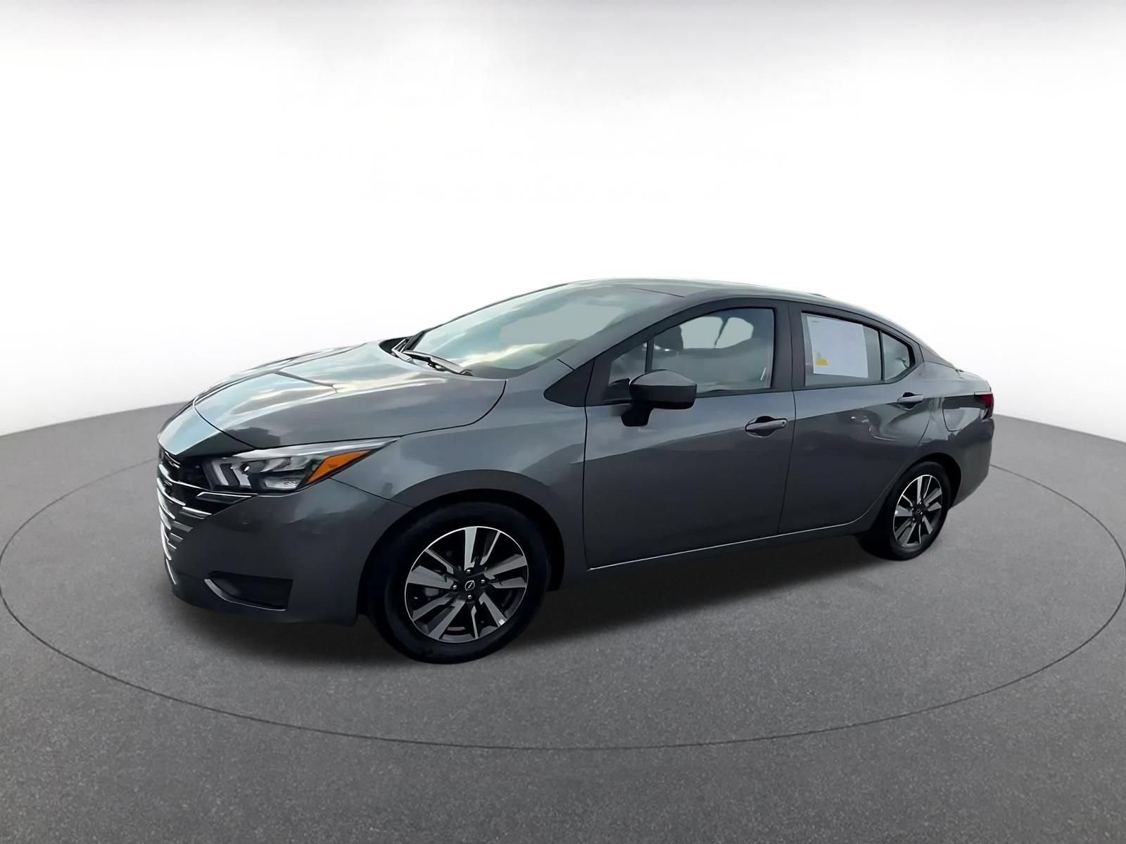Used 2025 Nissan Versa SV FWD image 8