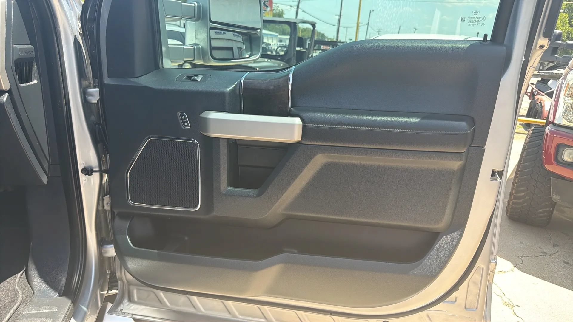 Used 2022 Ford F450 Lariat w/ Lariat Ultimate Package AWD/4WD image 16