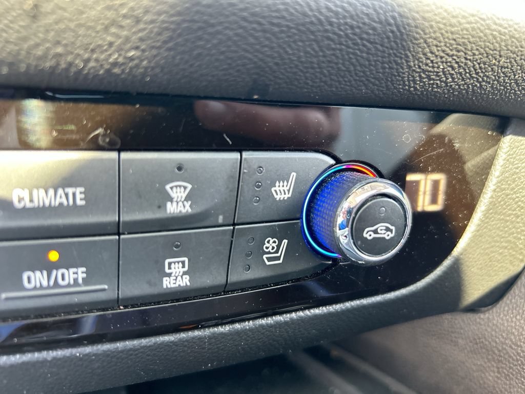 Used 2022 Buick Enclave Avenir AWD/4WD image 34