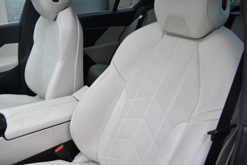 Used 2024 BMW i5 eDrive40i image 11
