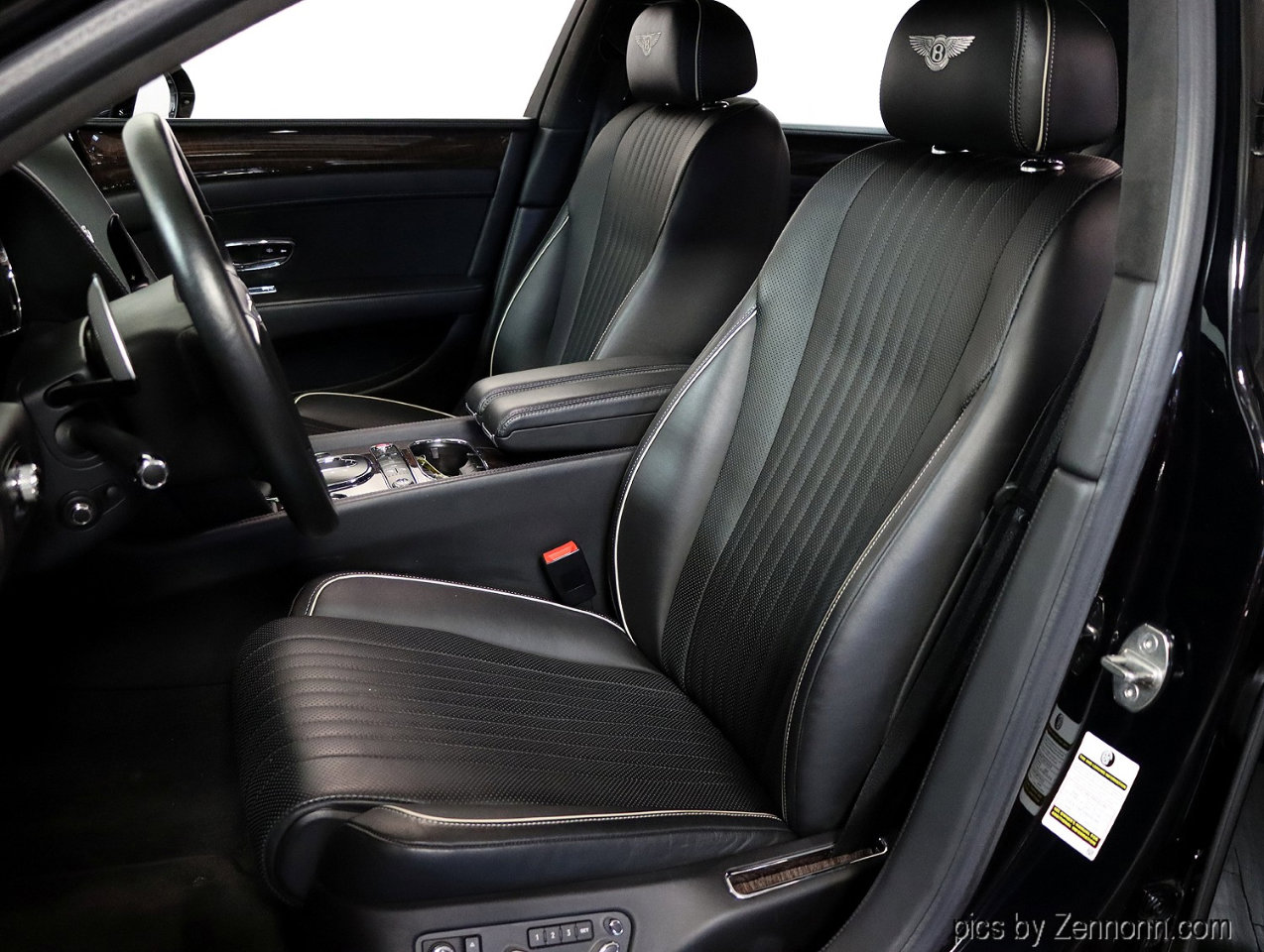 Used 2018 Bentley Flying Spur V8 image 12