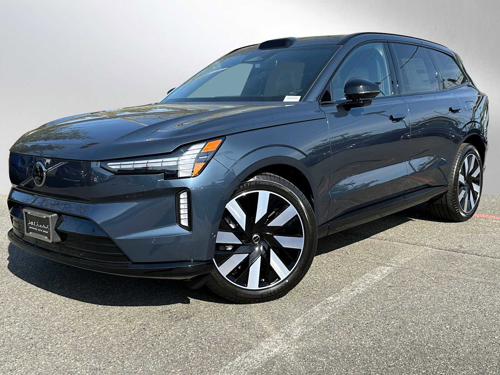 New 2025 Volvo EX90 Ultra image 3