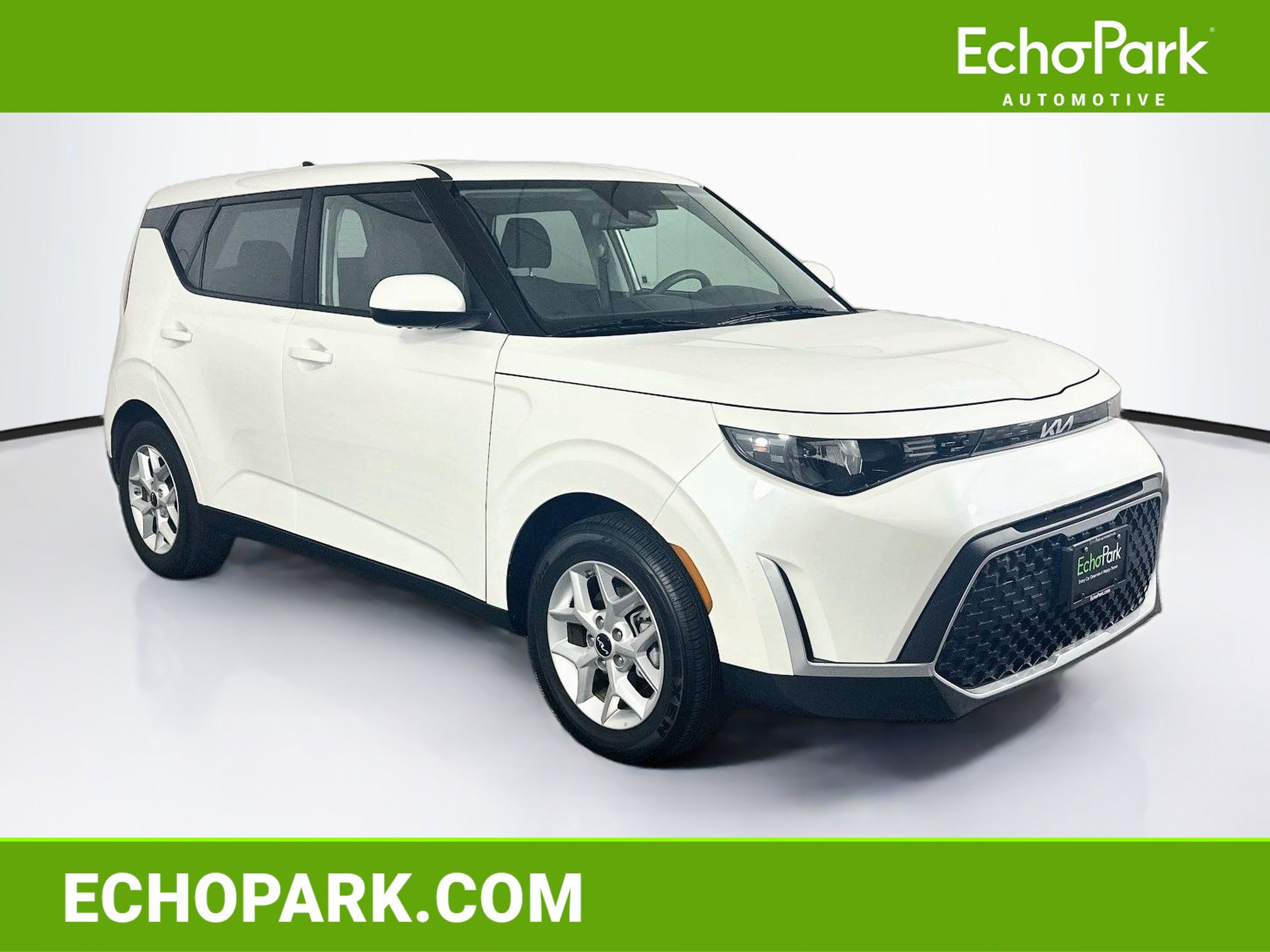 Used 2025 Kia Soul LX w/ LX Technology Package FWD image 1