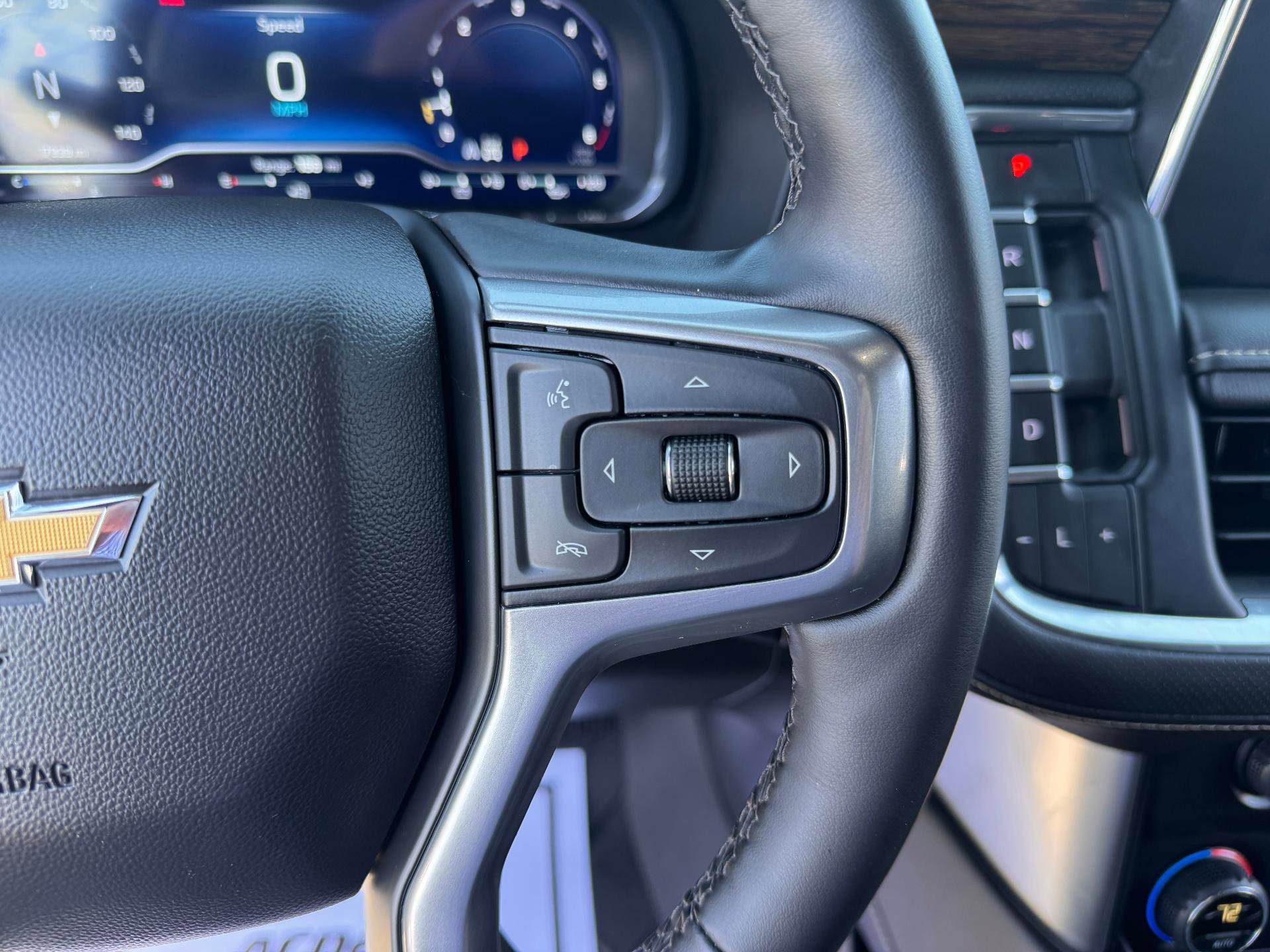 Used 2024 Chevrolet Suburban Premier w/ Premium Package AWD/4WD image 27