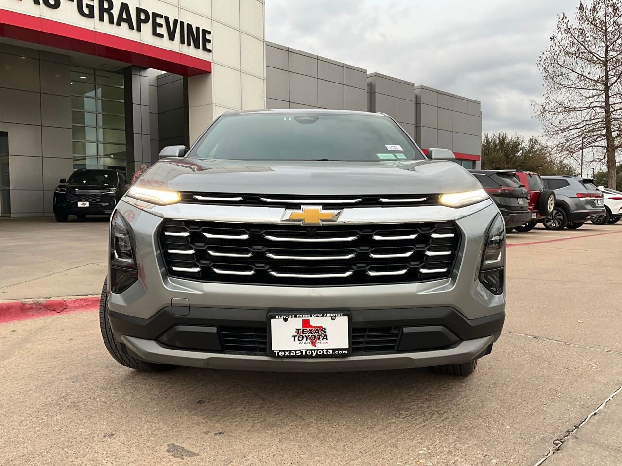 Used 2025 Chevrolet Equinox LT image 3