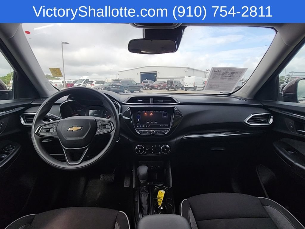 Used 2023 Chevrolet TrailBlazer LT w/ Convenience Package FWD image 4