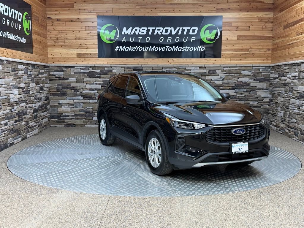 Used 2024 Ford Escape Active w/ Tech Pack #1 image 2