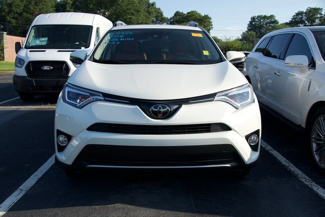 Used 2018 Toyota RAV4 Limited FWD image 2