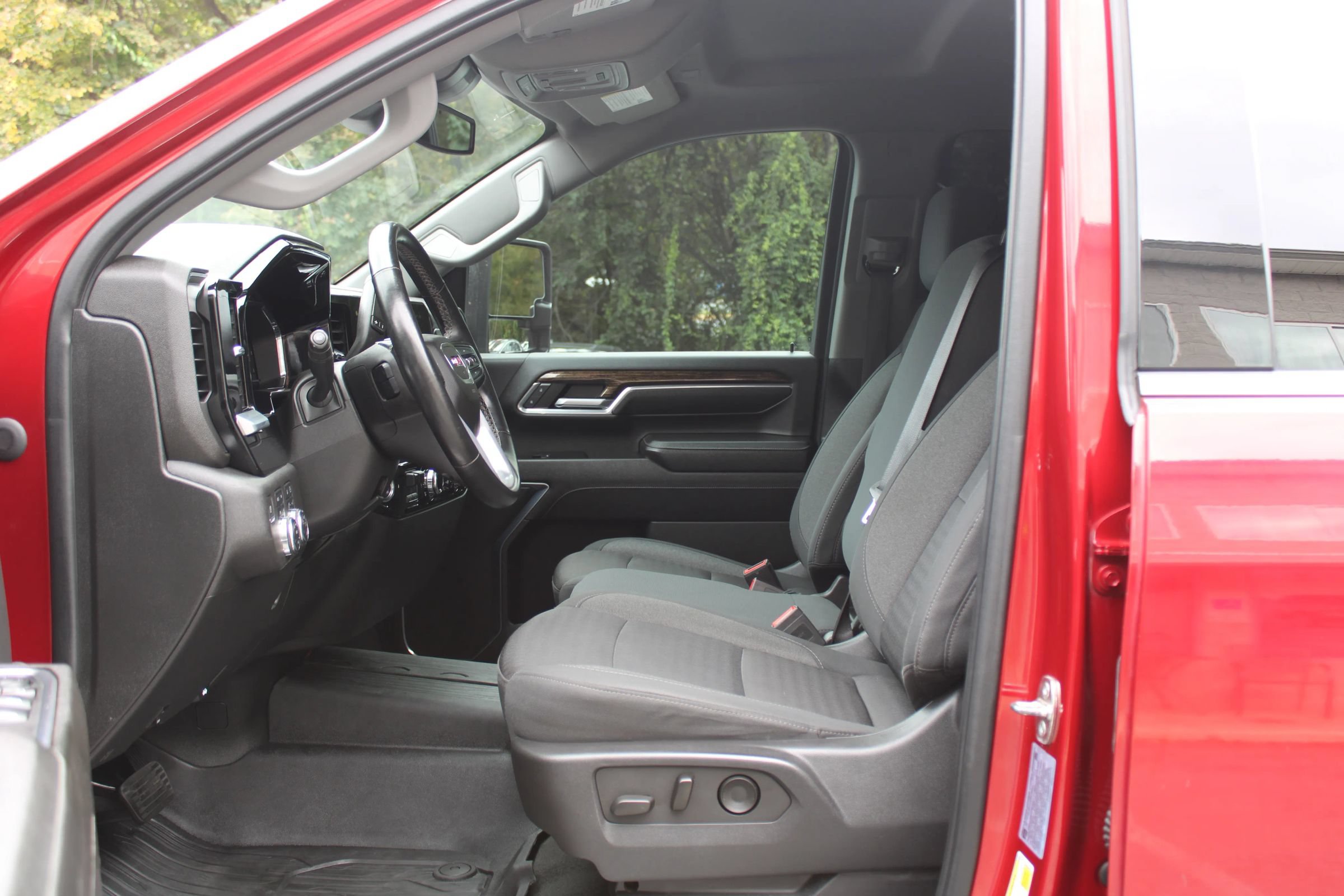 Used 2024 GMC Sierra 2500 SLE w/ SLE Value Package; AWD/4WD image 20